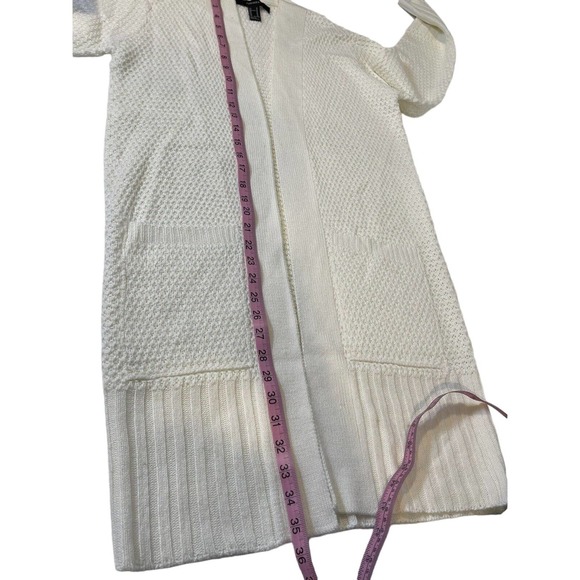 Forever 21 Long White Cardigan. Size Medium. 2 Pockets. Very Soft. NEW - Picture 8 of 8